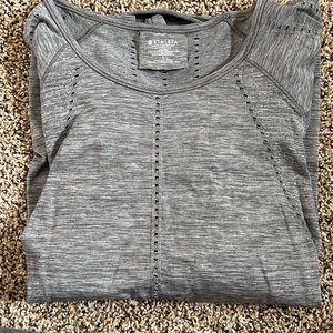 Athleta Momentum long sleeve S:L